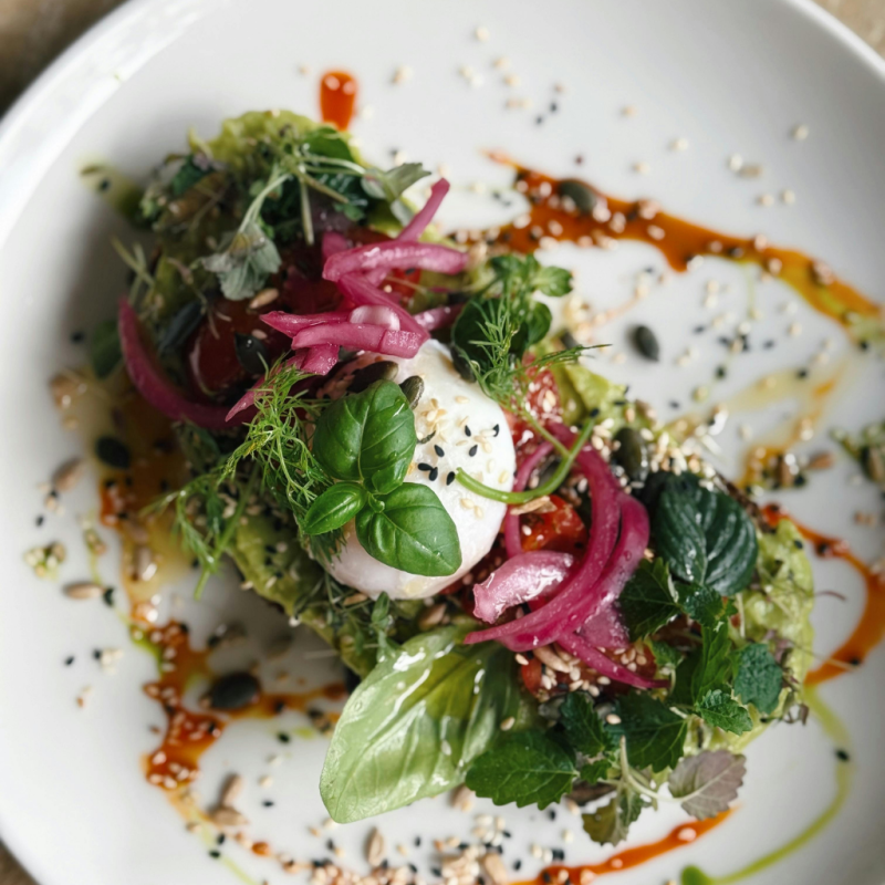 Avocado Toast Gourmand, Burrata & Oignon Rouge Mariné